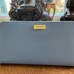 Kate spade needs wallet cloud cover blue
